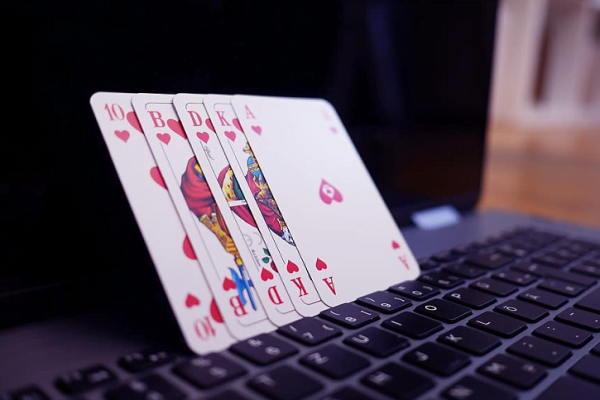 Present and Future of Online Casinos