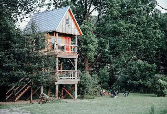 Tullihas in the Trees Treehouse