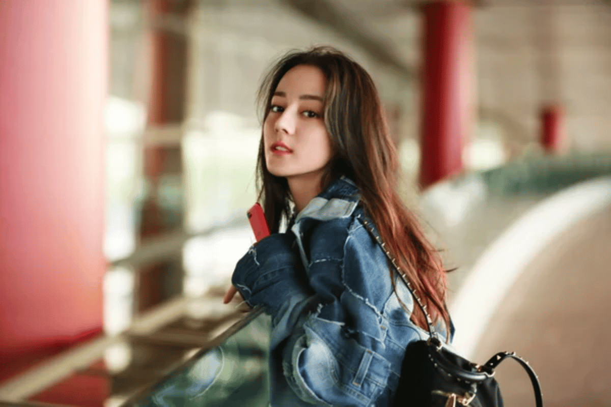 Dilraba-Dilmurat-Biography-Boyfriend-Age-Height-Husband-Kids-Family-House