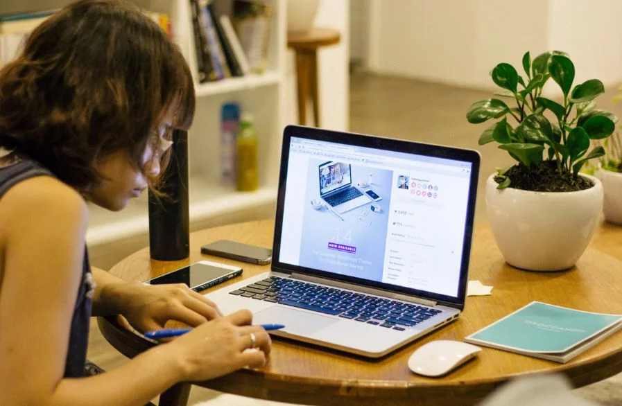 Guide To Learning English Online
