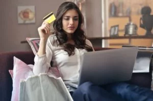 5 Features You Should Look for In an E-commerce Platform