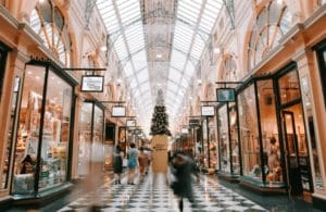 Decorate Your Retail Store For The Holidays
