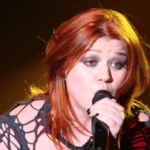 Kelly Clarkson Wiki, Age, Songs, Family, Profile and More