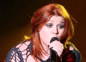 Kelly Clarkson Wiki, Age, Songs, Family, Profile and More