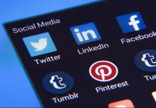 social media to build momentum