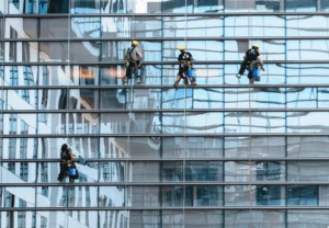Cleaning Tall Buildings Windows