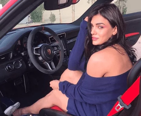 Sara Loren - Actress