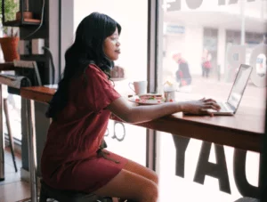 Top 9 Tech Gadgets for Bloggers