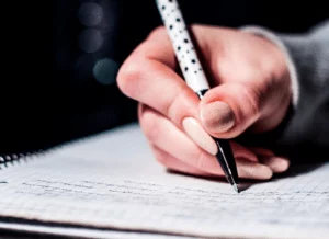 3 Reasons Why It Is More Advantageous to Buy Thesis Papers Online