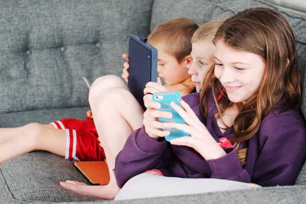 How to Keep Kids Safe - FamiSafe