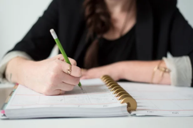 Ease the Process of Essay Writing