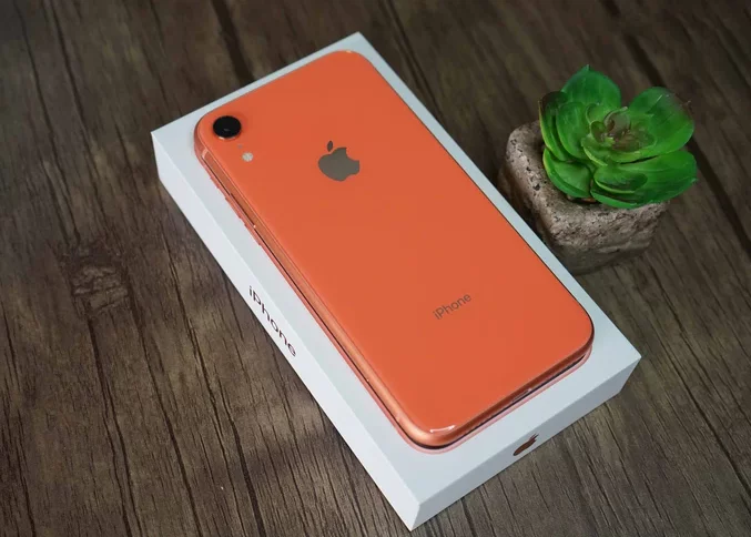 Refurbished Apple iPhone XS Vs. X 