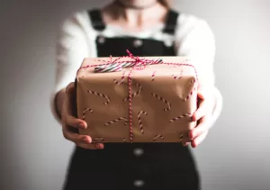 Easy Gifts to Send for Someone Living Abroad