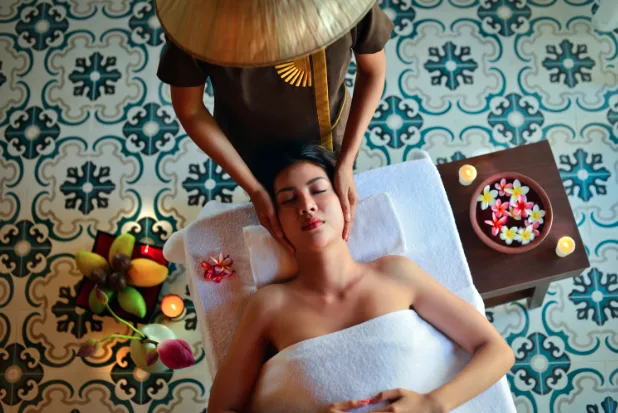 Appuntamento romantico in una spa a casa