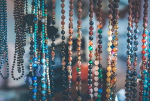 Tips for Crafting Trendy Hand-Made Jewelry
