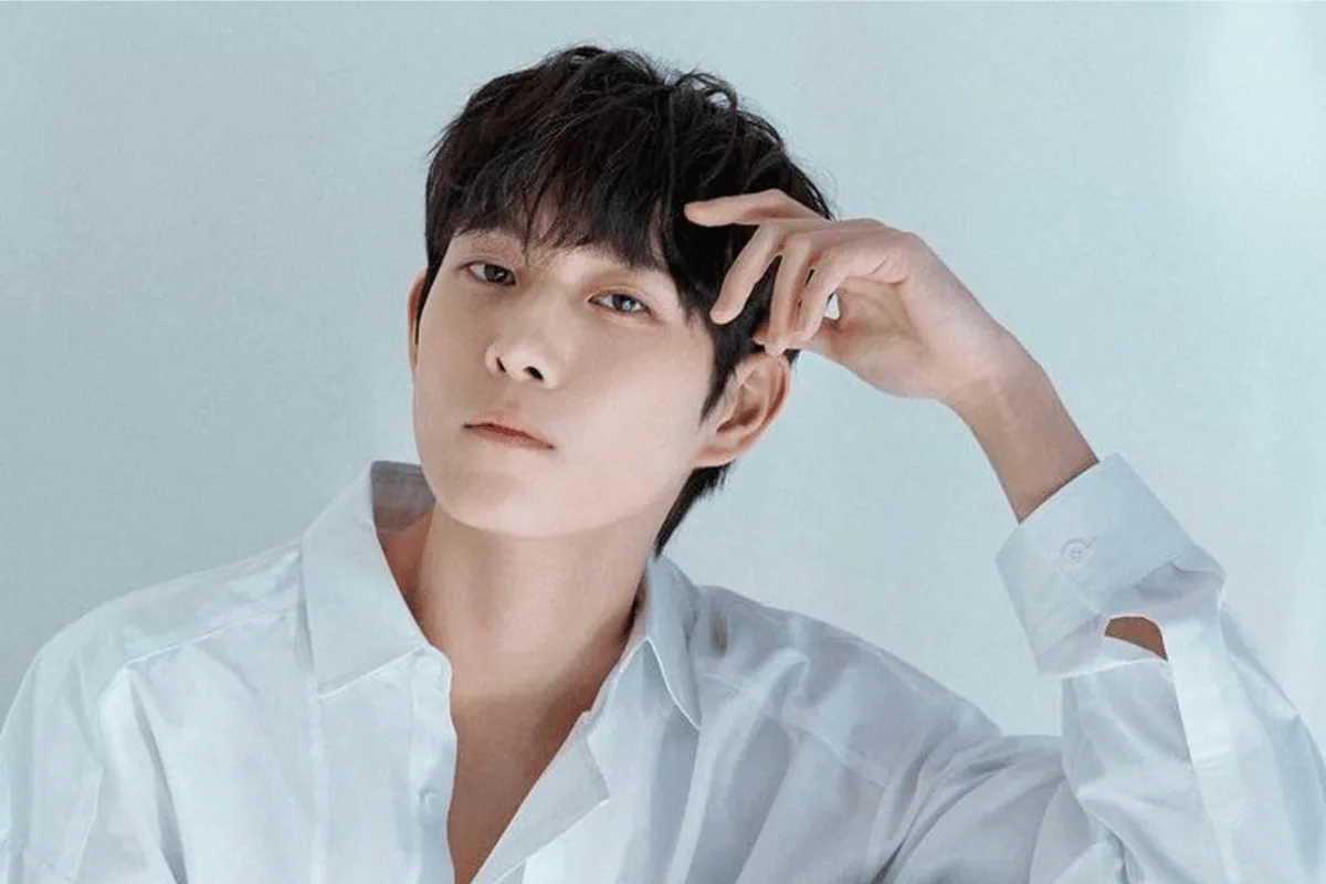 Kim-Young-Dae-Bio-Profile-Education-Career-Girlfriend-Family-Awards