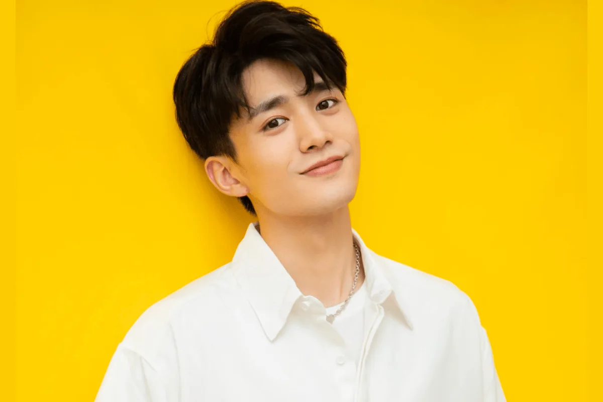 Yi-Da-Qian-Bio-Profile-Education-Career-Girlfriend-Family-Awards