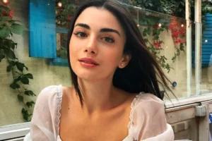 Ozge Yagiz Biography
