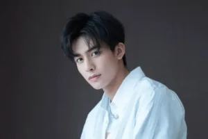 Song Weilong: Biography, Age, Height, Girlfriend, Wife, Kids, Family, House