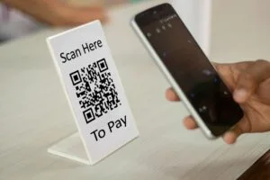 7 Advantages Of QR Code Payment – All You Need to Know